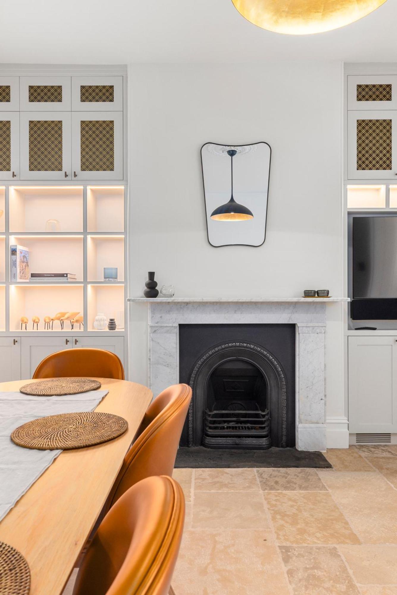 A Luxurious Heritage Retreat W. Harbour Views Apartment Sydney