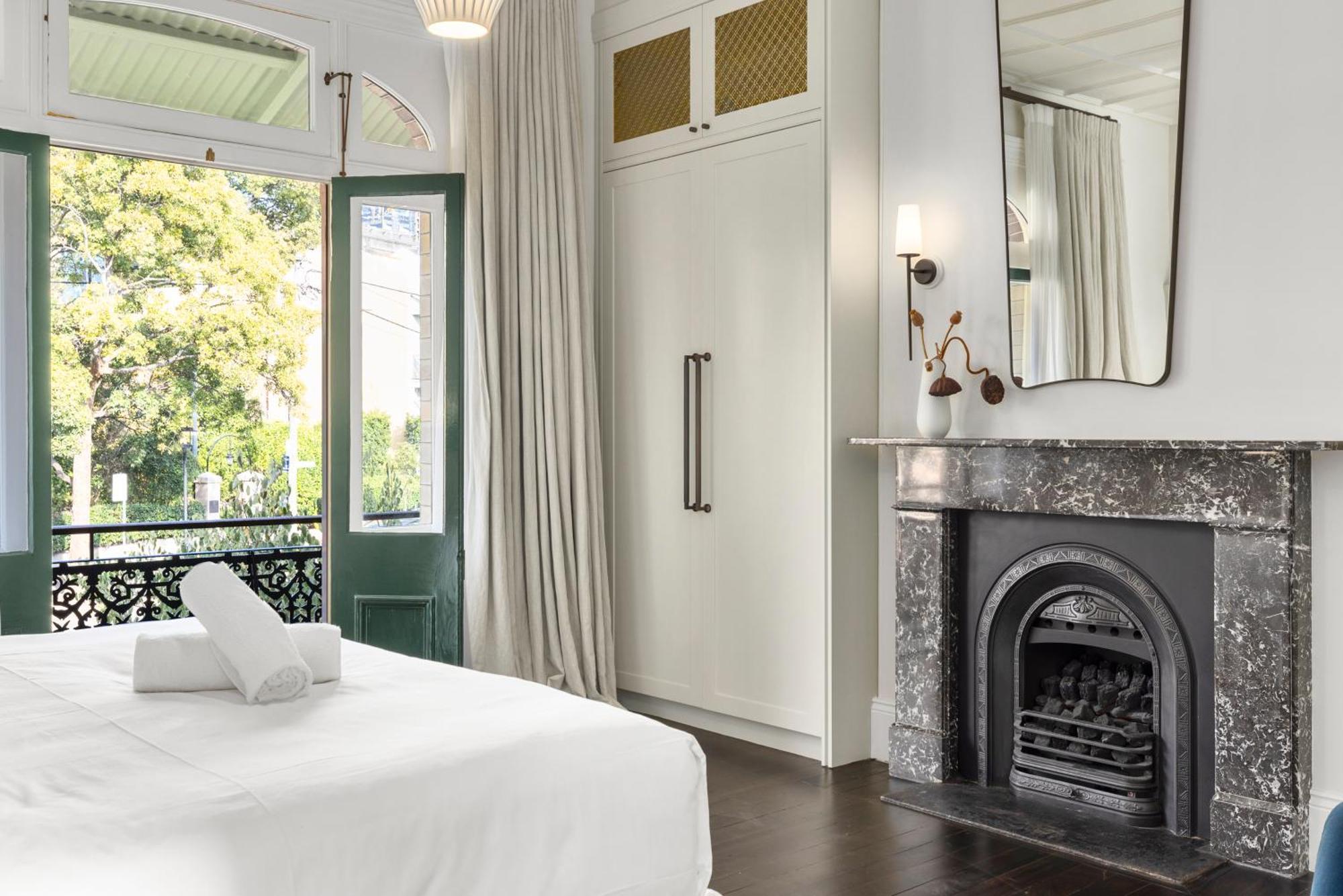 Apartment A Luxurious Heritage Retreat W. Harbour Views Sydney